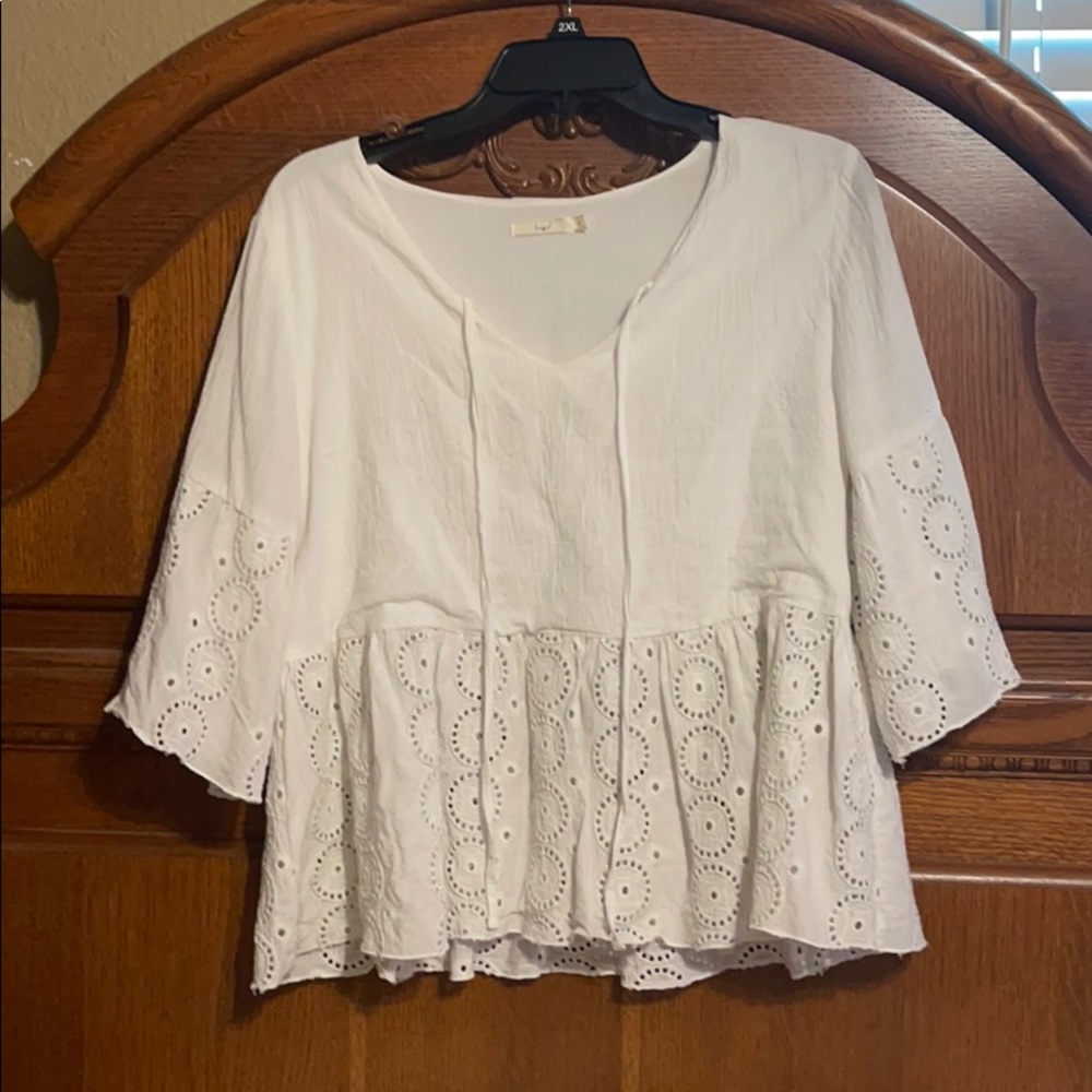White pull over shirt, like new condition